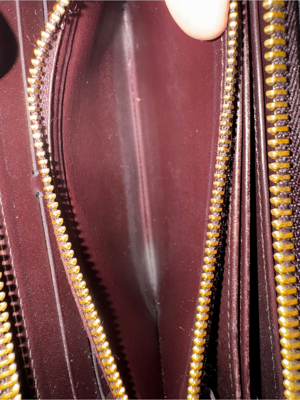 Louis Vuitton Vernis Patent Zip Wallet in Deep Bordeaux - Picture 9 of 11